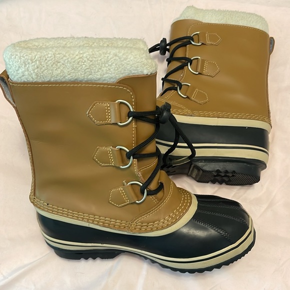 SOREL waterproof boots sz 4 - Picture 2 of 8